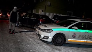 Kúpil si nové auto. Rozbil ho a prišiel aj o vodičák, keď nafúkal takmer dve promile