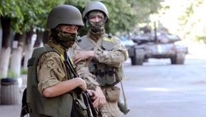 Ukrajinská armáda ostreľuje raketami obytné zóny, tvrdia separatisti