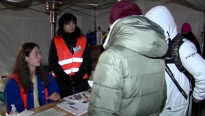 Dobrovoľníkov je nedostatok najmä počas noci. Na hranici pracujú v mínusových teplotách