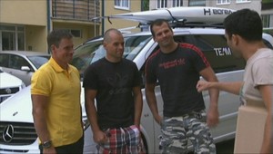 Martikán a Hochschornerovci zháňali pred štartom víno