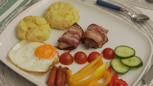 Hlavné jedlo: Pig‘s eye from England