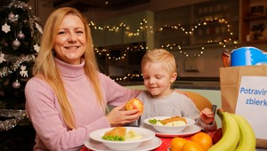 Tesco už 13 rokov spája Slovensko na pomoc ľuďom v núdzi. Najväčšia potravinová zbierka štartuje 20. novembra