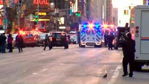 Explóziu v New Yorku vyšetruje polícia spája s terorizmom