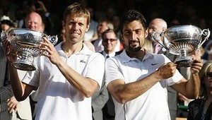 Nestor so Zimonjičom a dievky Williamsovie víťazmi štvorhier vo Wimbledone