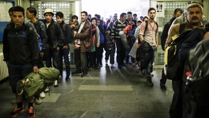 Zákazy, príkazy a neustály strach. Utečencov v Európe raj nečaká