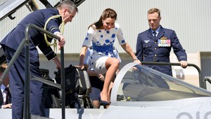 Vojvodkyňa Kate (31) si vyskúšala vojnovú stíhačku