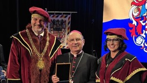 V Košiciach po druhýkrát udelili cenu PRO URBE. Prevzal ju arcibiskup Bober