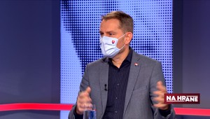 Najprv sa chcel dať zaočkovať medzi prvými. Teraz sa Matovič rozhoduje, či má byť prvý alebo radšej posledný