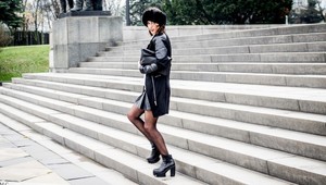 Hľadáte štýlový doplnok? Kožušinová čelenka vás zahreje a oživí outfit