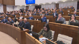 Zmena ústavy rozhádala opozíciu. Strany riešia neposlušných poslancov