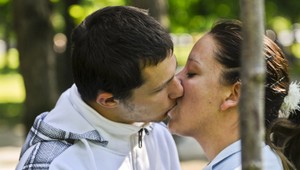 Po sexuálnych radovánkach ich čakal chládok v cele. Vášni sa oddávali na verejnosti