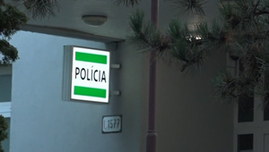 Rodinná hádka prerástla do útoku nožom. Syn s otcom sa navzájom obviňujú zo začatia konfliktu