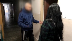 Zabijem teba aj tvojho psa. Agresor tvrdí, že sa basy nebojí