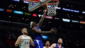 Hrozí dlhodobé prerušenie sezóny. NBA a NHL odložili 54 zápasov