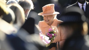 Kráľovná hľadá nového zamestnanca. Neponúka dobrý plat, zato výhody na nezaplatenie