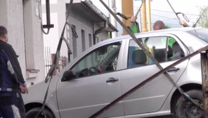 Obyvatelia pri frekventovanej križovatke sú zúfalí. Nehody do ich múrov už ani nerátajú