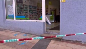 Zlodej roka: Vlámal sa do lekárne, pojedol tabletky a zaspal na zemi