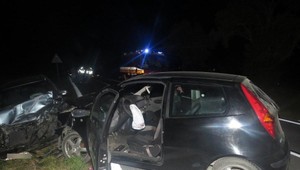 Obiehanie 25-ročného Romana sa skončilo nehodou. Kamarátov odviezli do nemocnice