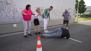 Desivé sekundy v Bez servítky: Rasťo spadol z kolobežky rovno na hlavu. Ostatní zostali v šoku