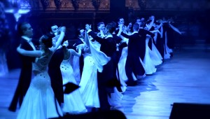 Plesové sezóny začali koncom 14. storočia. Mali niečo, čo v tých dnešných už chýba