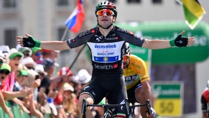 Lákadlom Okolo Slovenska špurtérske bitky Vivianiho s Kristoffom a Démarom