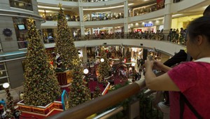 Nákupné šialenstvo vrcholí! Pozor na obmedzenia v obchodoch