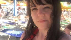 Matka objednala svojej dcére kabelku a potom prišiel šok: Nepochopíte, čo v nej našli!