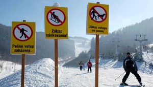 Operátor linky 112 pochybil v prípade tragickej sánkovačky na Plejsoch