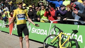 De Gendt víťazom 12. etapy, Froome prišiel o bicykel