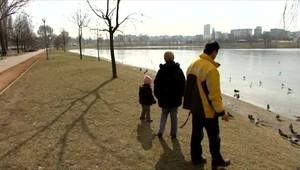 Deti majú zatvorené školy. Ony sa ale prechádzajú po obchodoch či fitnesscentrách