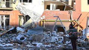 1503. deň na Ukrajine: Deti medzi obeťami útoku v Odese, v bani v Luhansku uviazlo 41 baníkov