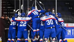 Mladí Slováci dominovali a získali miestenku do štvrťfinále. Nórov deklasovali 9:1