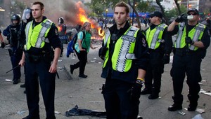 Vo Vancouveri 150 zranených a 100 zatknutých