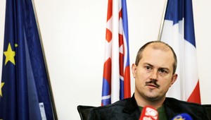 Fašizmus v novinách Kotlebu môže byť podľa ombudsmanky trestný čin