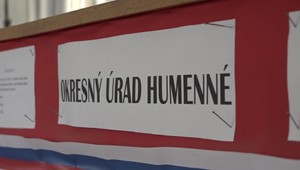 Na úradníka zaútočil s palicou v ruke. Agresor muža napadol priamo v kancelárii