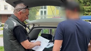 Vodič sa správal divne, prezradila ho analýza moču