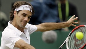 Federer kvalifikanta zložil, v semifinále s Djokovičom