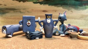 Japonský umelec zachytáva svojimi sochami najvtipnejšie podoby kocúra Toma