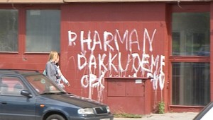 Neuveriteľné! V Devínskej sa objavili nápisy oslavujúce vraha