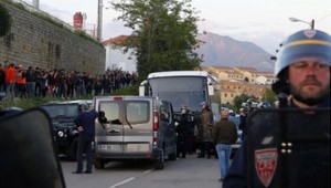 Vo Francúzsku strieľali ozbrojenci do mladých ľudí. Nejde o terorizmus, tvrdí polícia