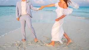 Slávny šéfkuchár sa opäť oženil: Wau, o takejto svadbe snívajú takmer všetky ženy!