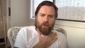 Desivý útok psa! Dcéru slávneho herca uhryzol pes priamo do tváre!