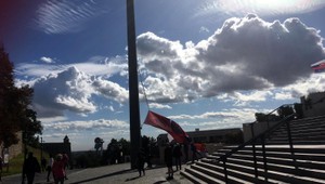 VIDEO: Silný vietor odtrhol vlajku na Dankovom stožiari