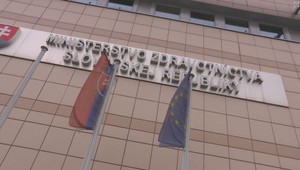 Kto bol najdlhšie a kto naopak najkratšie ministrom zdravotníctva?