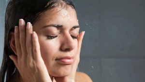 60-sekundové pravidlo čistenia pleti: Takmer všetci sme sa doteraz umývali ZLE