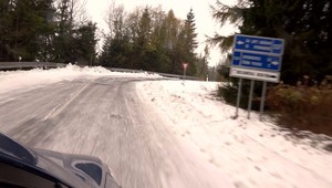 Zima definitívne dorazila. Nízke teploty a sneh trápia už aj cestárov