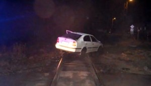 Policajná naháňačka skončila zablokovaním železničnej trate