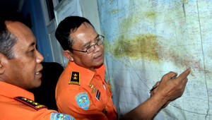 V troskách lietadla v Indonézii našli záchranári všetky obete