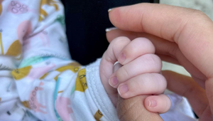 ROZCHOD slávneho herca tri mesiace po narodení syna? Súd rozhodoval o opatrovníctve!