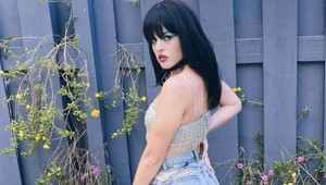 Keď suseda uvidela, čo má na sebe, zavolala políciu: Čo poviete na jej outfit vy?